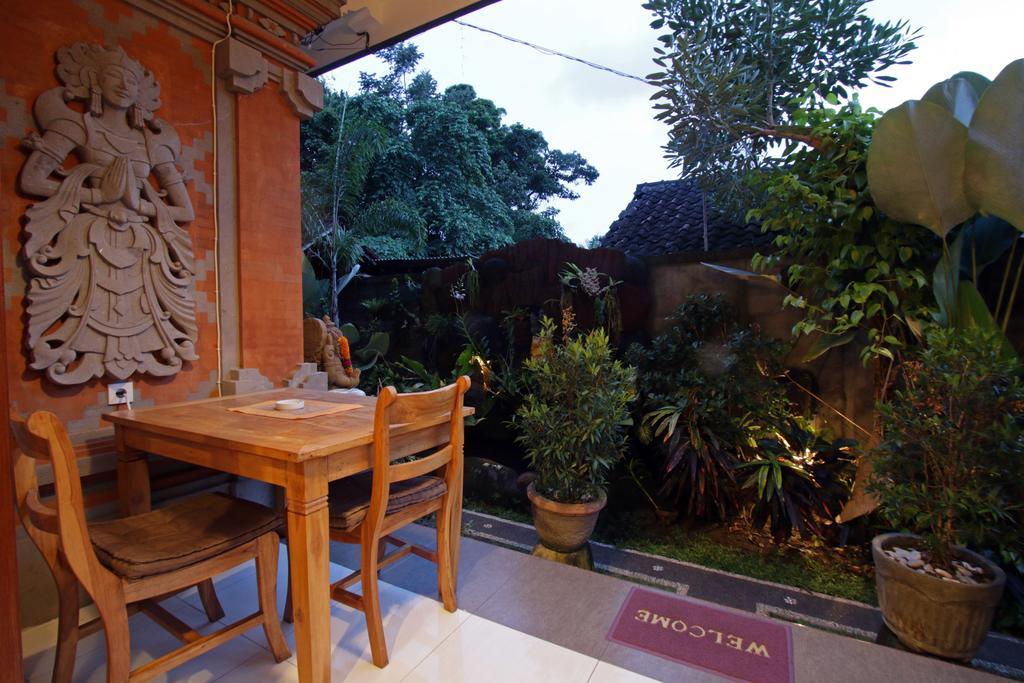 Loris Homestay Убуд Экстерьер фото